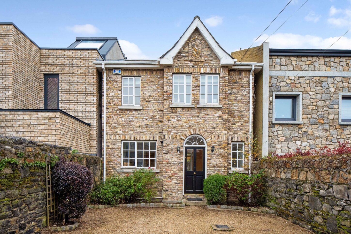 34 Raglan Lane Front of house